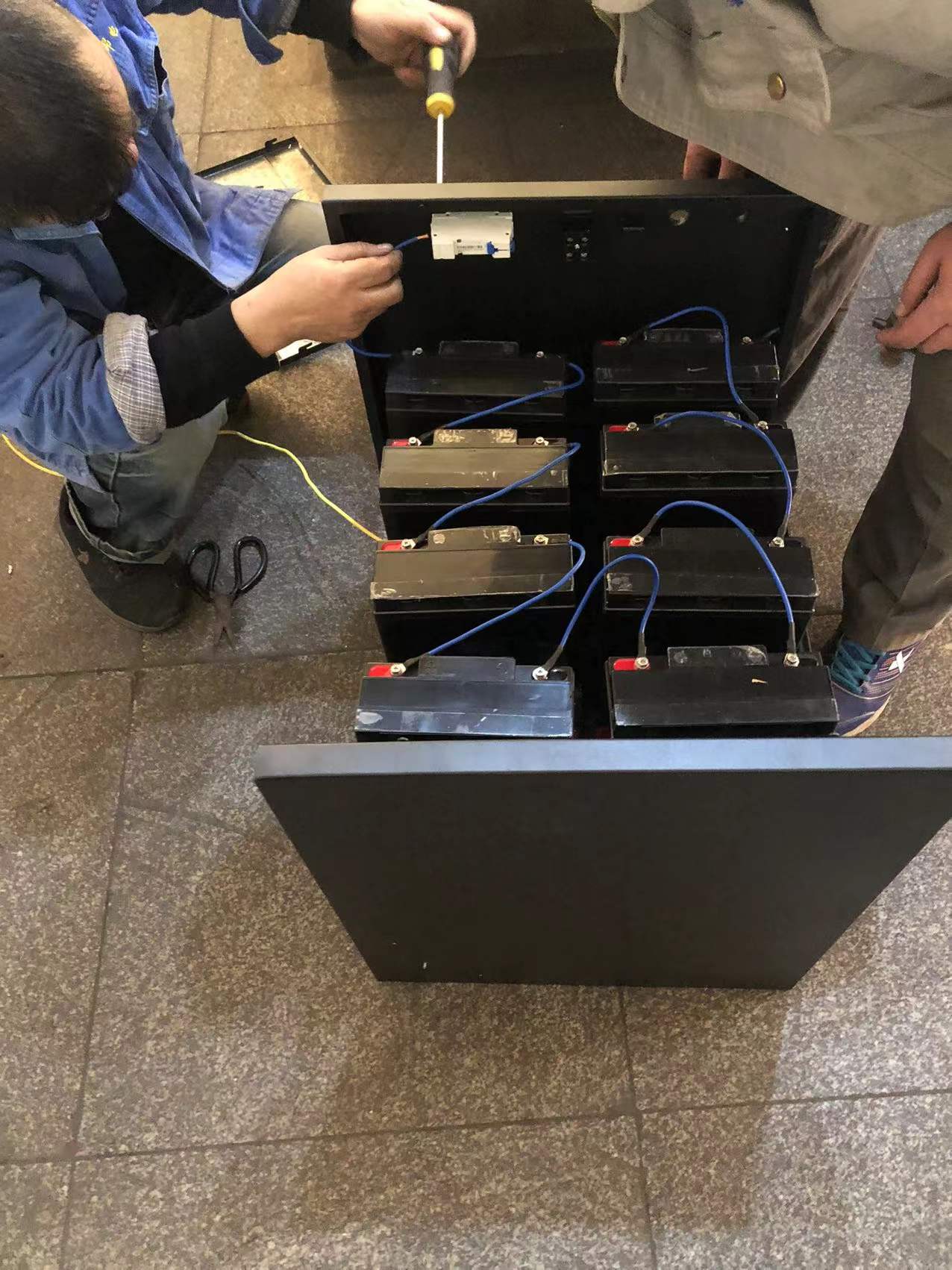 20AH蓄电池连接 20AH蓄电池连接