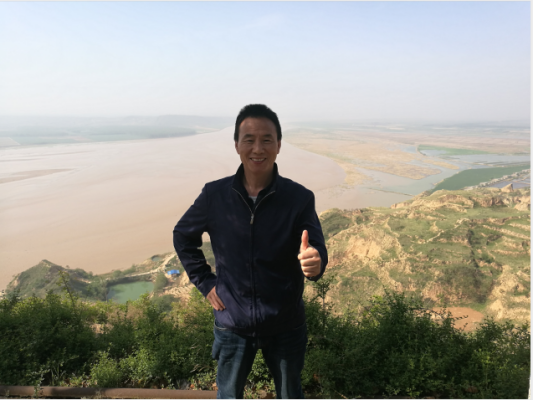 AG旗舰厅技术总工黄河边留影&nbsp;&nbsp;